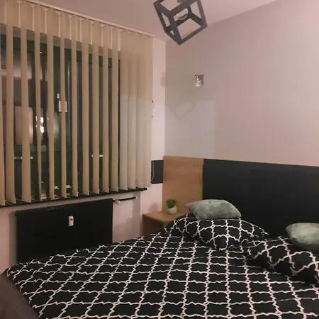 Aparthouse Zegrze * سيروتك